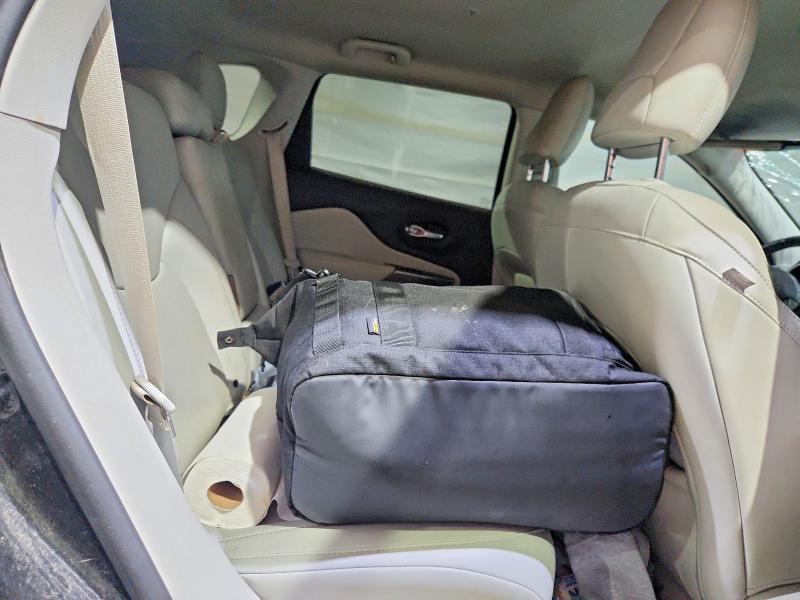 58229756 :رقم المزاد ، 1C4PJMDN1KD460871 vin ، 2019 Jeep Cherokee مزاد بيع