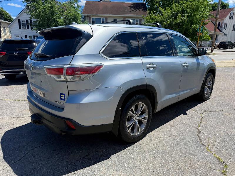 57941246 :رقم المزاد ، 5TDJKRFH3FS075698 vin ، 2015 Toyota Highlander مزاد بيع