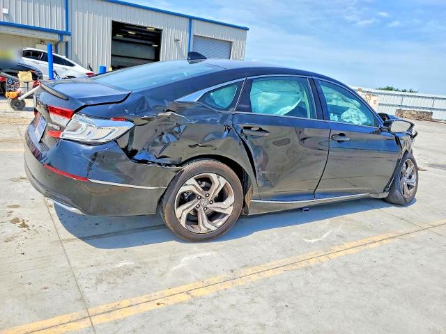 Продажа на аукционе авто 2018 Honda Accord, vin: 1HGCV1F61JA116868, номер лота: 58766206