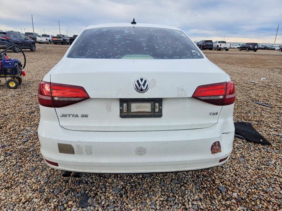 56137736 :رقم المزاد ، 3VWDB7AJ5HM364397 vin ، 2017 Volkswagen Jetta مزاد بيع