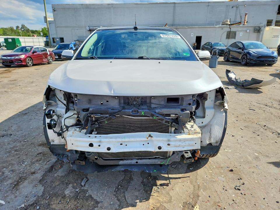 57847226 :رقم المزاد ، 2FMDK3KCXEBA08693 vin ، 2014 Ford Edge مزاد بيع