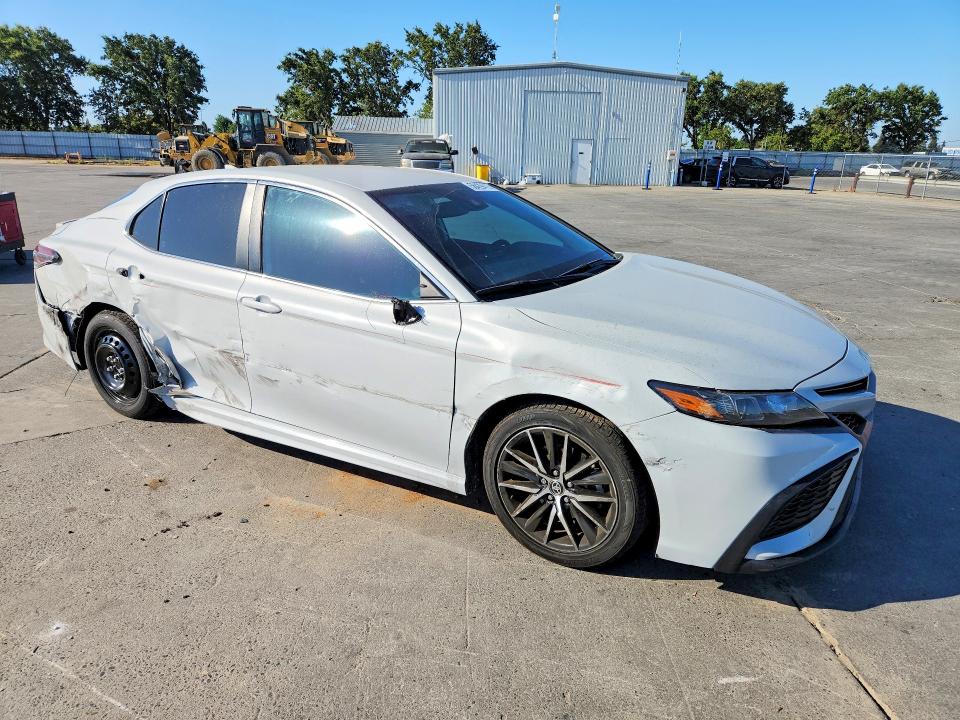 58429416 :رقم المزاد ، 4T1T11AK2PU130473 vin ، 2023 Toyota Camry مزاد بيع