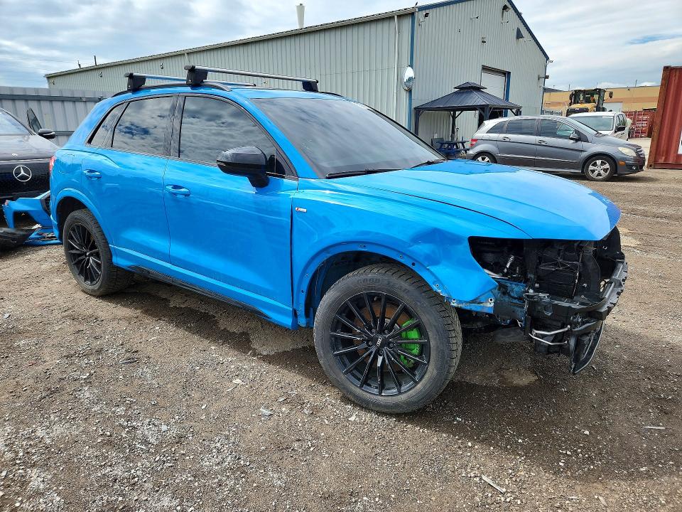 58561826 :رقم المزاد ، WA1EECF30M1002044 vin ، 2021 Audi Q3 مزاد بيع