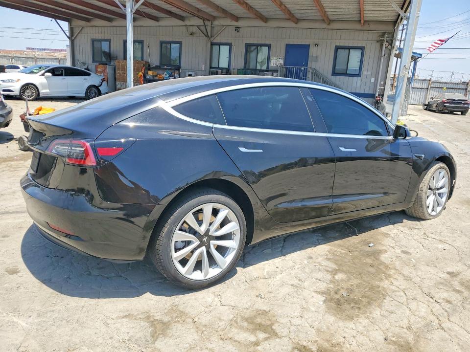56107406 :رقم المزاد ، 5YJ3E1EAXLF645489 vin ، 2020 Tesla Model 3 مزاد بيع