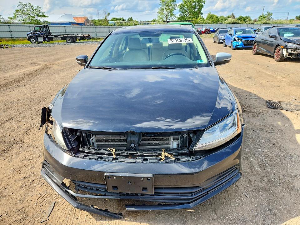 57169796 :رقم المزاد ، 3VWDB7AJ9HM339597 vin ، 2017 Volkswagen Jetta مزاد بيع