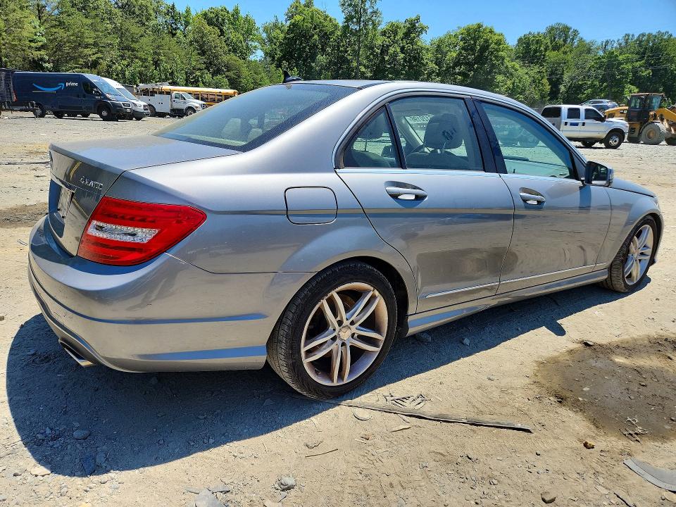 56120196 :رقم المزاد ، WDDGF8BB5CA692027 vin ، 2012 Mercedes-benz C مزاد بيع