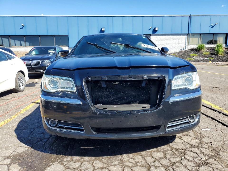 58000366 :رقم المزاد ، 2C3CCAGG9EH331518 vin ، 2014 Chrysler 300 مزاد بيع