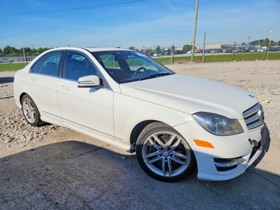 55445136 :رقم المزاد ، WDDGF8AB6DG118858 vin ، 2013 Mercedes-benz C مزاد بيع