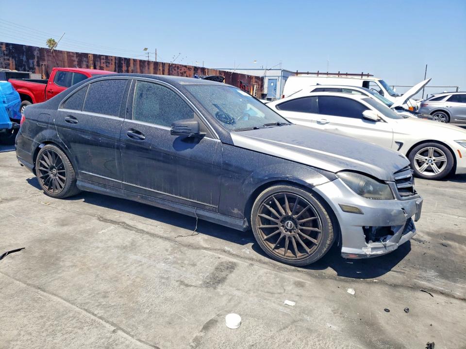 56190876 :رقم المزاد ، WDDGF4HB1CA724715 vin ، 2012 Mercedes-benz C مزاد بيع