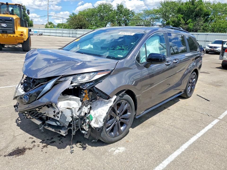 2022 Toyota Sienna მანქანა იყიდება აუქციონზე, vin: 5TDDRKEC3NS117307, აუქციონის ნომერი: 58121176