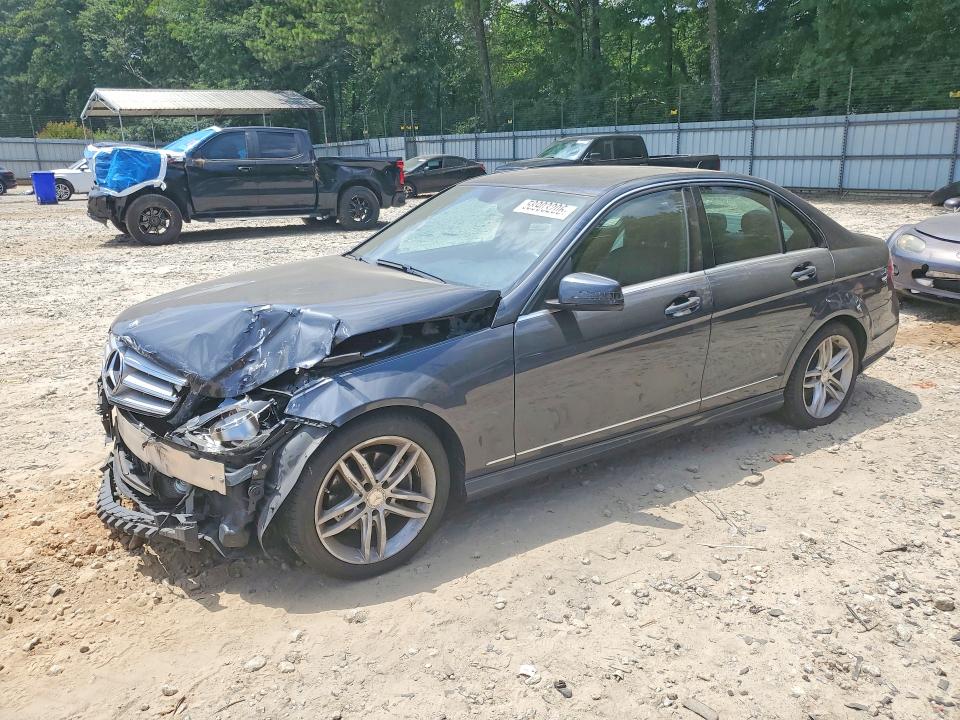 2013 Mercedes-benz C მანქანა იყიდება აუქციონზე, vin: WDDGF4HB4DA854098, აუქციონის ნომერი: 58903206