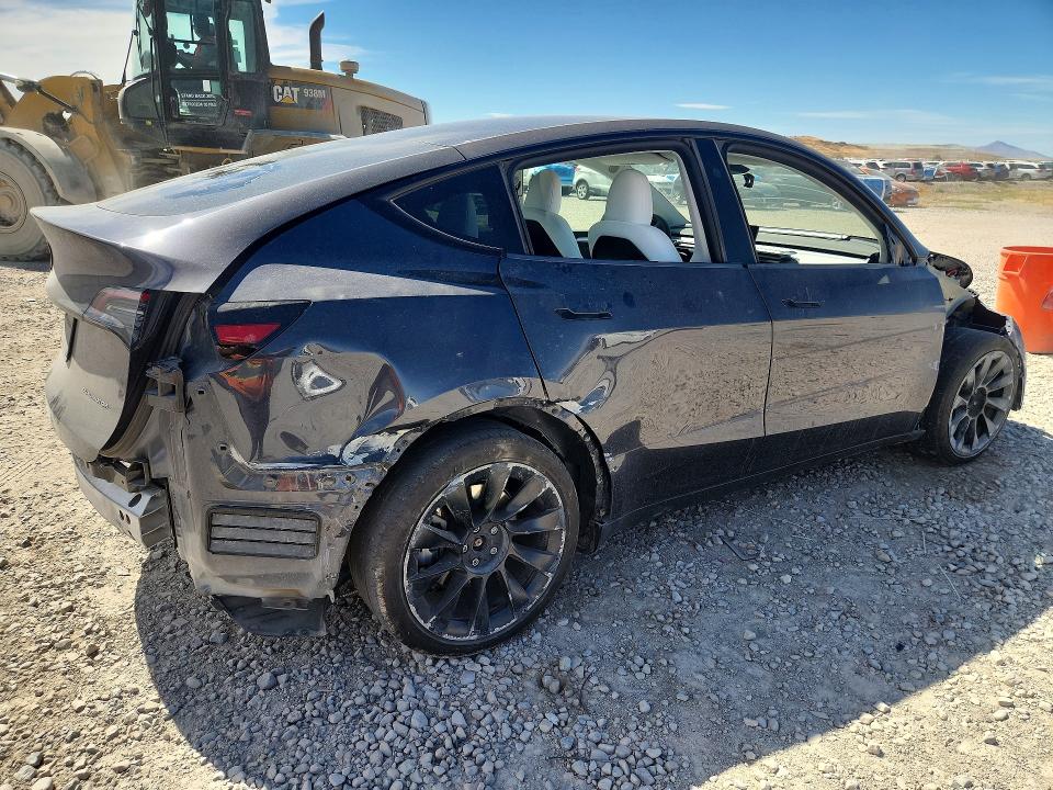 Продажа на аукционе авто 2024 Tesla Model Y, vin: 7SAYGDEE0RF099575, номер лота: 57700396