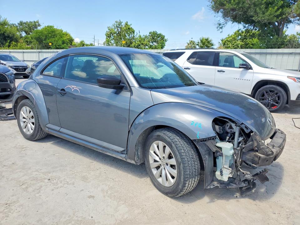 59061636 :رقم المزاد ، 3VWFP7AT0EM606701 vin ، 2014 Volkswagen Beetle مزاد بيع