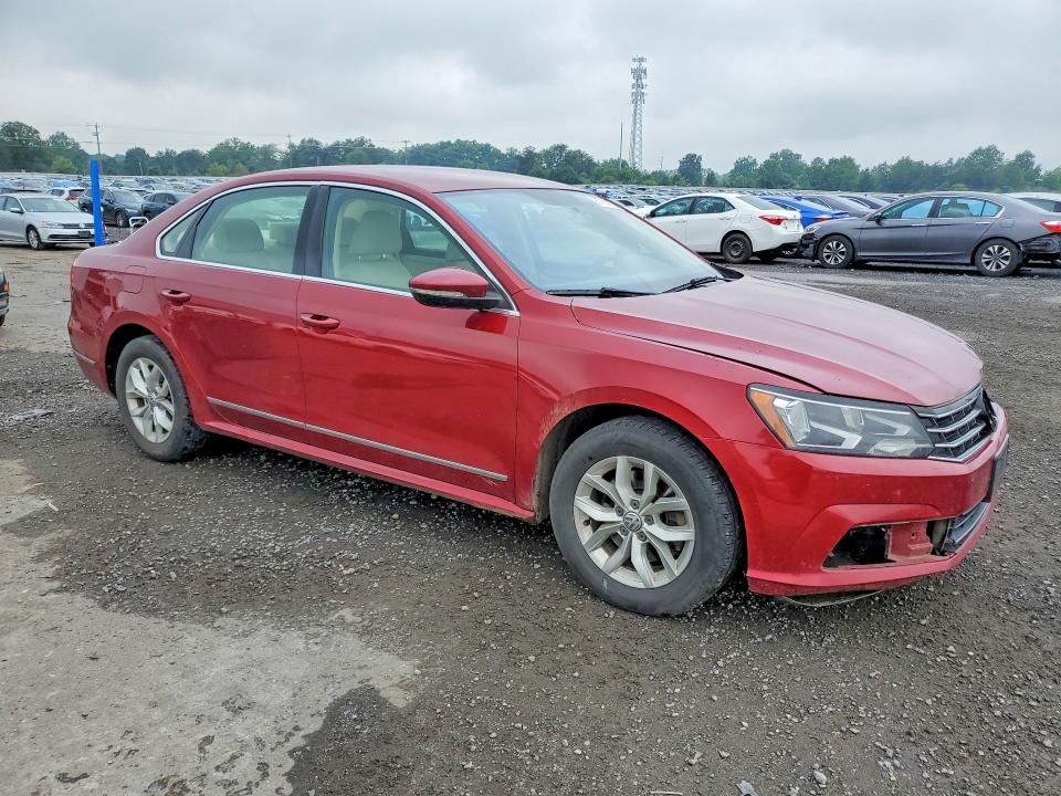 57704276 :رقم المزاد ، 1VWAT7A38HC042744 vin ، 2017 Volkswagen Passat مزاد بيع