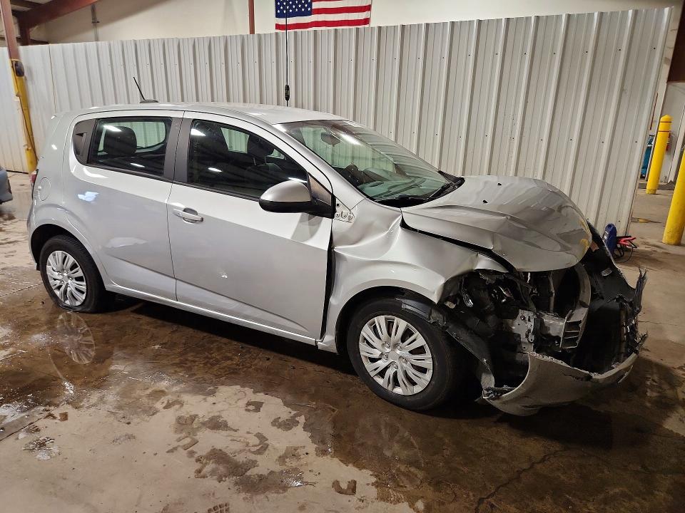 58827586 :رقم المزاد ، 1G1JG6SB1L4105413 vin ، 2020 Chevrolet Sonic مزاد بيع