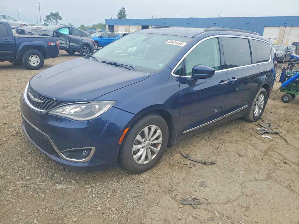 Продажа на аукционе авто 2017 Chrysler Pacifica V, vin: 2C4RC1BG5HR587389, номер лота: 53451596