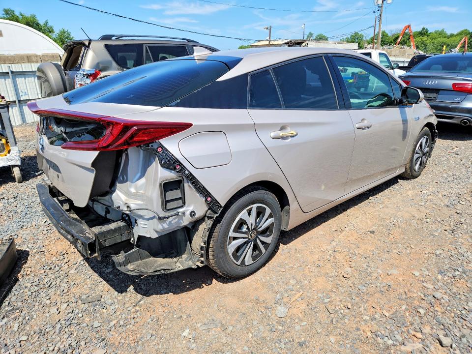 56388956 :رقم المزاد ، JTDKARFP1H3018032 vin ، 2017 Toyota Prius Prime مزاد بيع