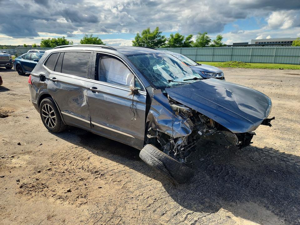 2021 Volkswagen Tiguan მანქანა იყიდება აუქციონზე, vin: 3VV2B7AX6MM044032, აუქციონის ნომერი: 57811706