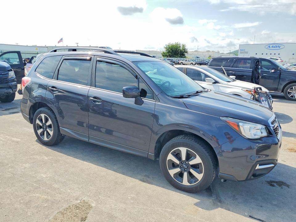 Продаж на аукціоні авто 2018 Subaru Forester, vin: JF2SJAGC8JH546836, номер лоту: 55698856