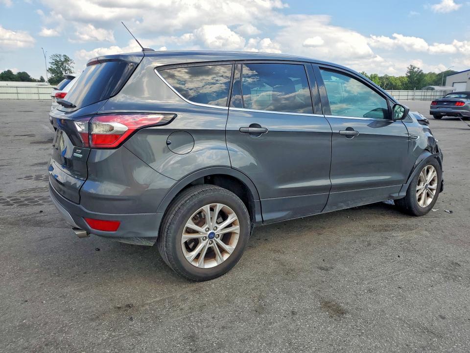Продажа на аукционе авто 2017 Ford Escape, vin: 1FMCU0GD6HUE65795, номер лота: 57651096