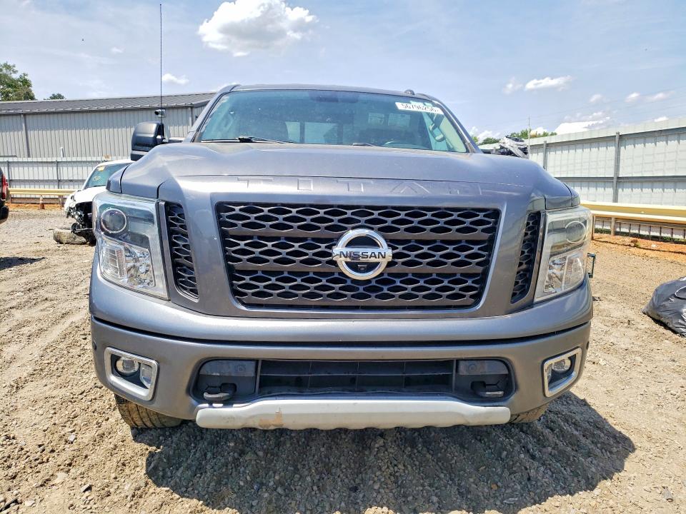 56796256 :رقم المزاد ، 1N6AA1E56KN503255 vin ، 2019 Nissan Titan مزاد بيع