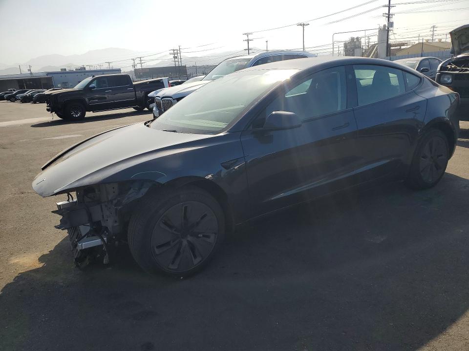 2025 Tesla Model 3 მანქანა იყიდება აუქციონზე, vin: 5YJ3E1EAXSF082216, აუქციონის ნომერი: 55169366