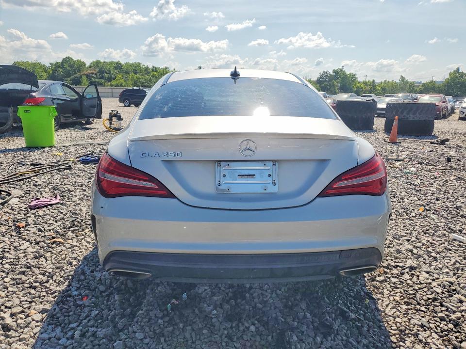 55776806 :رقم المزاد ، WDDSJ4EB1JN555072 vin ، 2018 Mercedes-benz Cla مزاد بيع