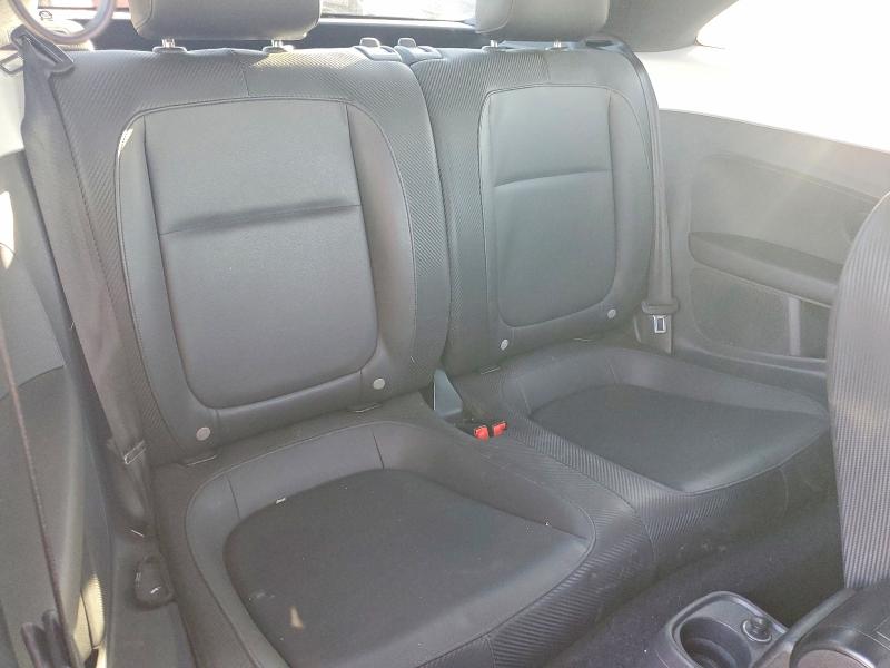 85603125 :رقم المزاد ، 3VWJP7ATXCM610424 vin ، 2012 Volkswagen Beetle مزاد بيع