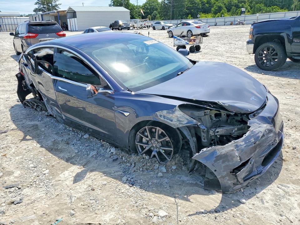 57559856 :رقم المزاد ، 5YJ3E1EA2JF123811 vin ، 2018 Tesla Model 3 مزاد بيع