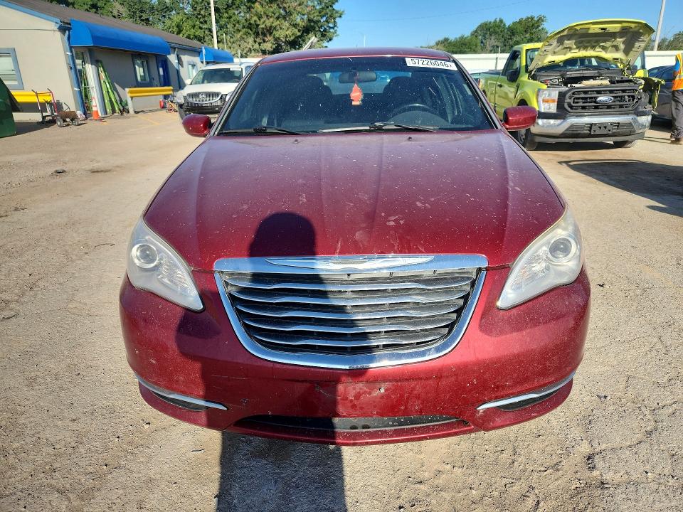 57226046 :رقم المزاد ، 1C3CCBBG0DN528306 vin ، 2013 Chrysler 200 مزاد بيع