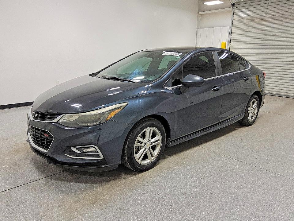 58540086 :رقم المزاد ، 1G1BE5SM3J7229037 vin ، 2018 Chevrolet Cruze مزاد بيع