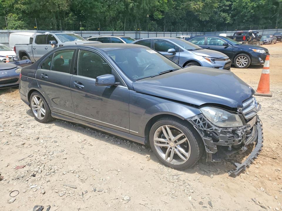 2013 Mercedes-benz C მანქანა იყიდება აუქციონზე, vin: WDDGF4HB4DA854098, აუქციონის ნომერი: 58903206