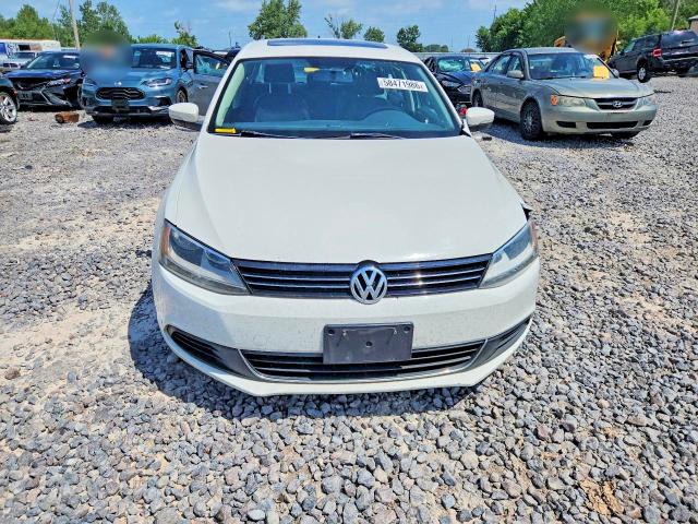 2013 Volkswagen Jetta მანქანა იყიდება აუქციონზე, vin: 3VWDX7AJ2DM441786, აუქციონის ნომერი: 58471986