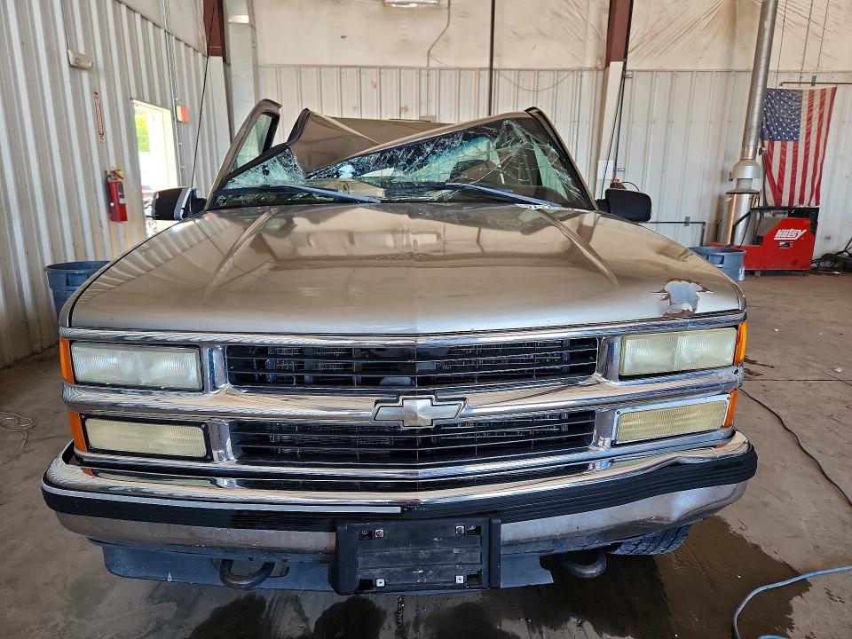 57176486 :رقم المزاد ، 2GCEK19R3W1258789 vin ، 1998 Chevrolet Gmt-400 مزاد بيع