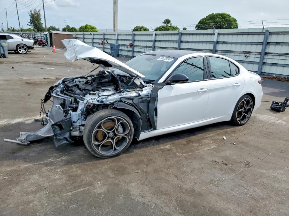 58185096 :رقم المزاد ، ZARFAMBN7R7682182 vin ، 2024 Alfa Romeo Giulia مزاد بيع