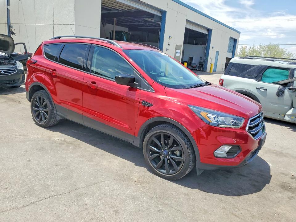 57924836 :رقم المزاد ، 1FMCU0GD4KUC52562 vin ، 2019 Ford Escape مزاد بيع