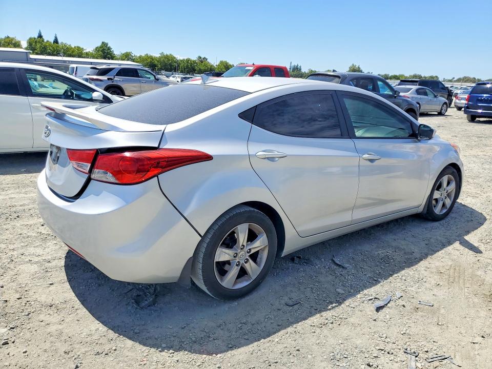 58843646 :رقم المزاد ، KMHDH4AE4DU955907 vin ، 2013 Hyundai Elantra مزاد بيع