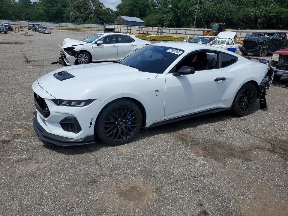 57500246 :رقم المزاد ، 1FA6P8CF8R5411396 vin ، 2024 Ford Mustang مزاد بيع