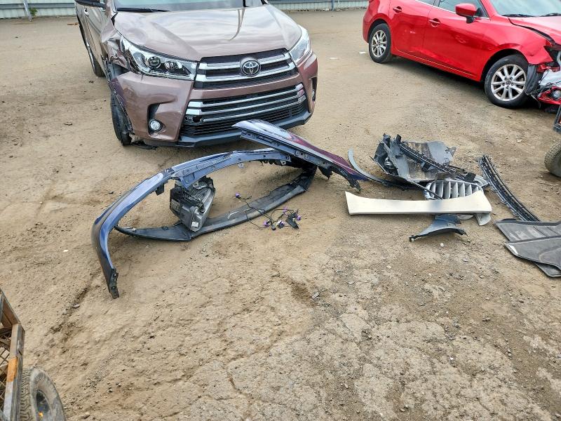 Продажа на аукционе авто 2018 Bmw X5, vin: 5UXKR0C51JL072605, номер лота: 55909106