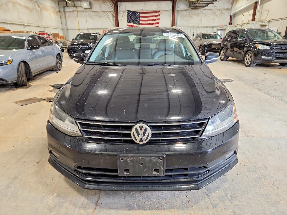 58940966 :رقم المزاد ، 3VWL17AJXHM209665 vin ، 2017 Volkswagen Jetta مزاد بيع