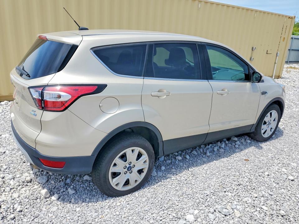 2017 Ford Escape მანქანა იყიდება აუქციონზე, vin: 1FMCU9GD0HUC85782, აუქციონის ნომერი: 56247796