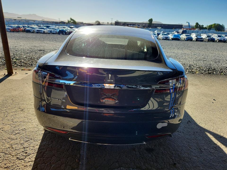 Продажа на аукционе авто 2013 Tesla Model S, vin: 5YJSA1CG6DFP17255, номер лота: 57057286