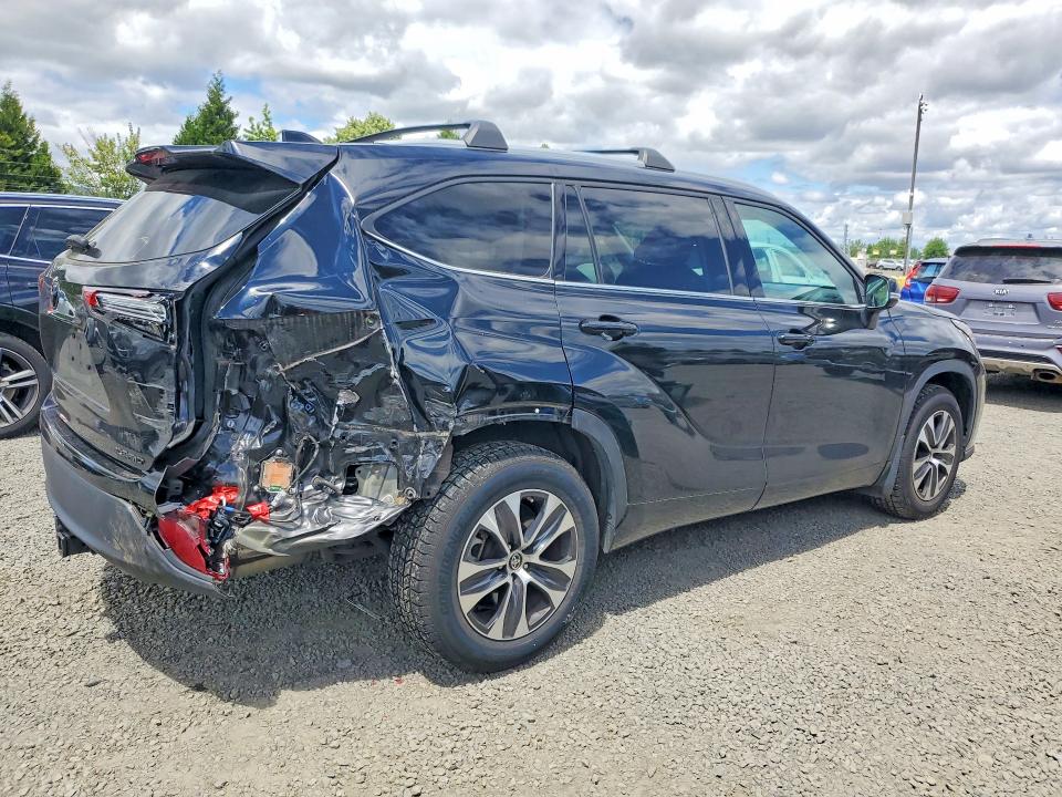 Продаж на аукціоні авто 2022 Toyota Highlander, vin: 5TDGZRBH4NS587996, номер лоту: 56678656