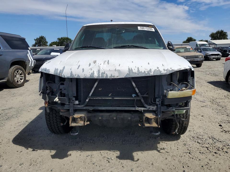 59015286 :رقم المزاد ، 2GTEC19V631305996 vin ، 2003 Gmc New Sierra مزاد بيع