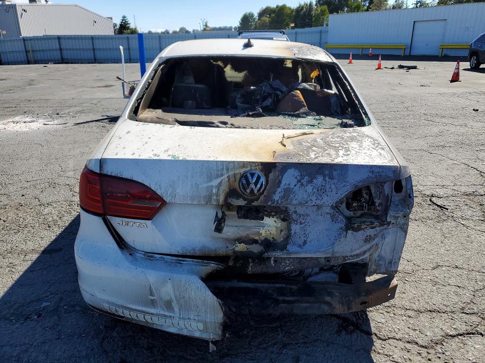 58115146 :رقم المزاد ، 3VWDZ7AJ1BM393754 vin ، 2011 Volkswagen Jetta مزاد بيع
