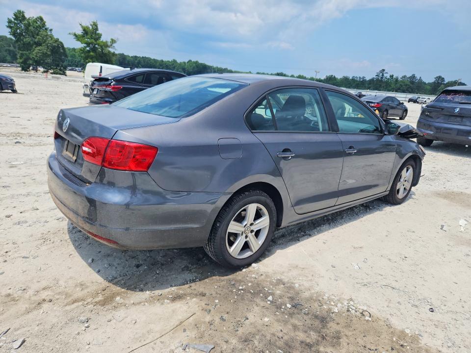 56968356 :رقم المزاد ، 3VW2K7AJ0DM352658 vin ، 2013 Volkswagen Jetta مزاد بيع