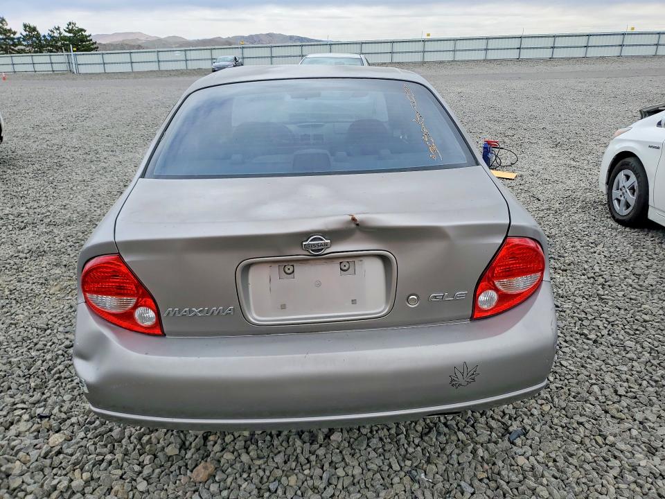 2000 Nissan Maxima მანქანა იყიდება აუქციონზე, vin: JN1CA31A5YT204700, აუქციონის ნომერი: 56644226