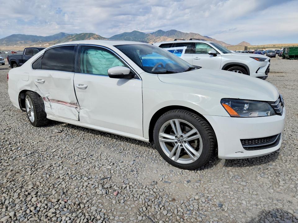 2014 Volkswagen Passat მანქანა იყიდება აუქციონზე, vin: 1VWBN7A36EC052800, აუქციონის ნომერი: 85983555