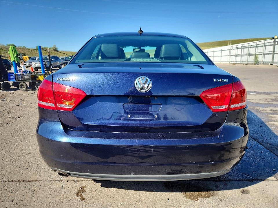 56084236 :رقم المزاد ، 1VWBS7A30EC065339 vin ، 2014 Volkswagen Passat مزاد بيع