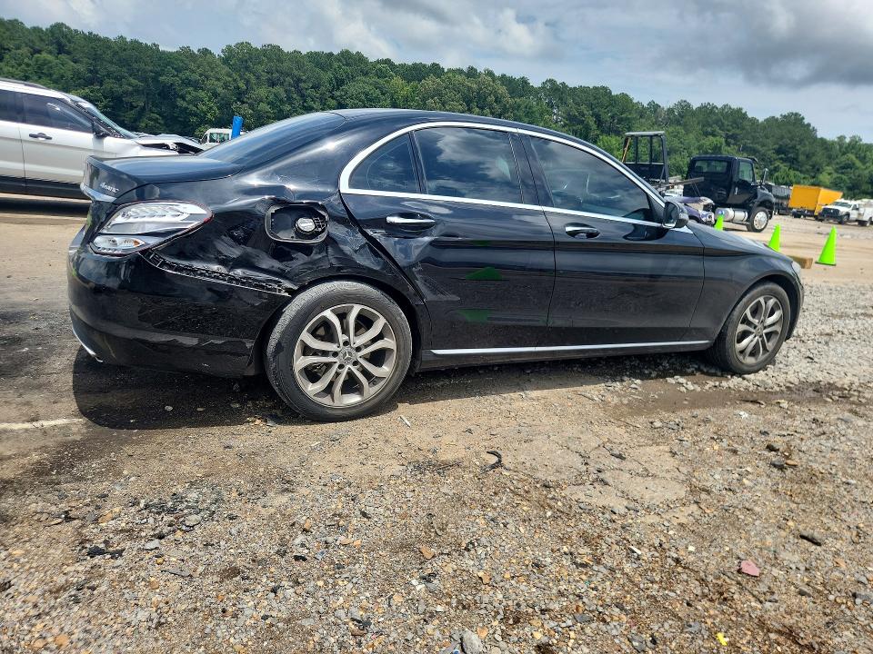 2017 Mercedes-benz C მანქანა იყიდება აუქციონზე, vin: 55SWF4KB7HU226322, აუქციონის ნომერი: 57809806